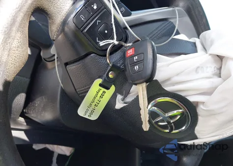 2019 Toyota Highlander Le z USA, uszkodzony, nr VIN 5TDZARFH9KS045511